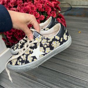 Golden Goose 🌸 sneakers size 35 (youth 3.5)